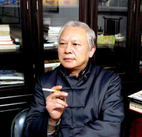 神韻靈妙書吟詩   飄逸朦朧畫寫雅 ——訪中國書法家、美術家陸鐵石